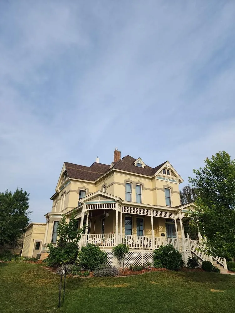 Trusted shingle roofing service in Good Thunder, MN by Midwestern Construction