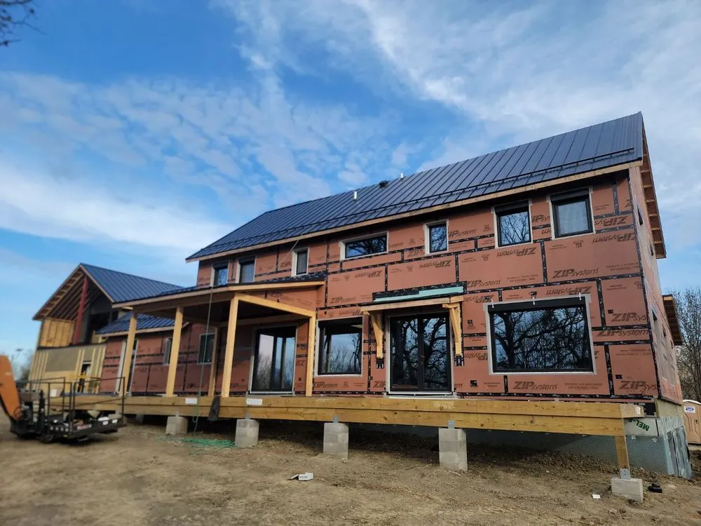 Top-rated residential roofing service same-day service across Good Thunder, MN - Midwestern Construction