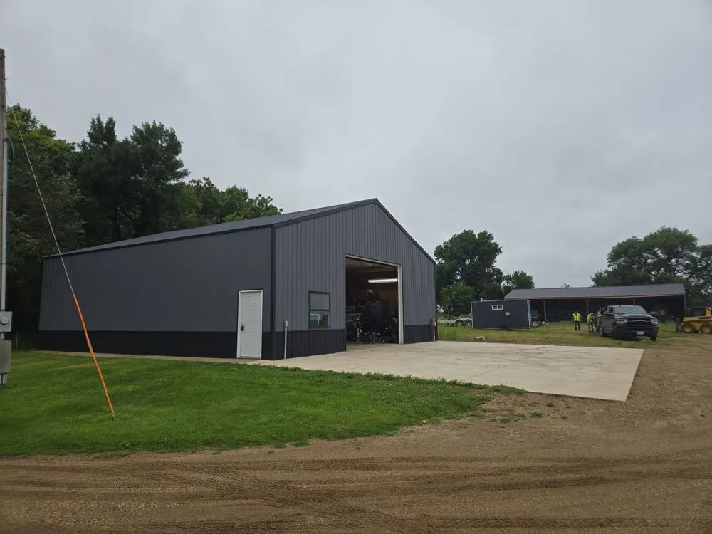 Top-rated roof repair with free inspection in Good Thunder, MN by Midwestern Construction