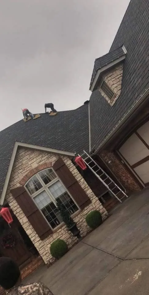 Slide of MIDWESTROOFING417