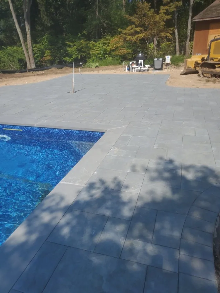 Slide of Miguel Gomez Construction