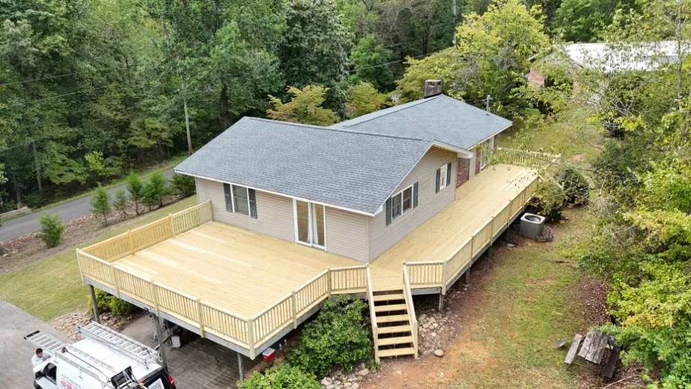 Slide of Miguel Ramos Roofing