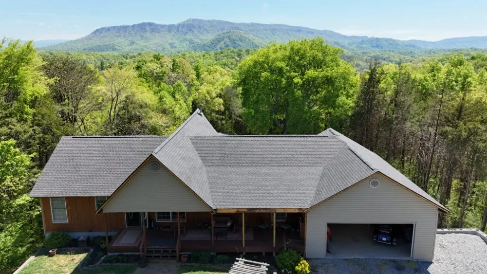 Slide of Miguel Ramos Roofing