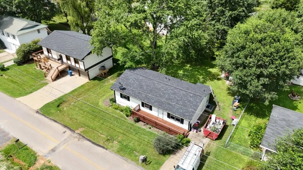 Slide of Miguel Ramos Roofing