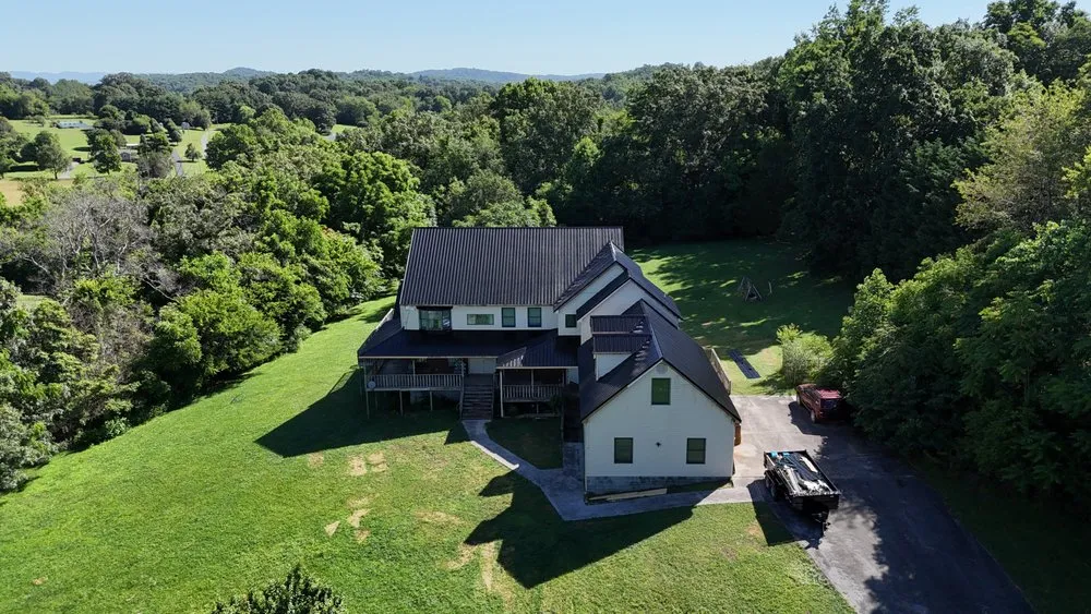 Slide of Miguel Ramos Roofing