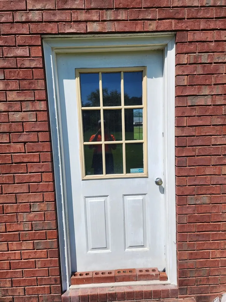 Slide of Mike The Handyman