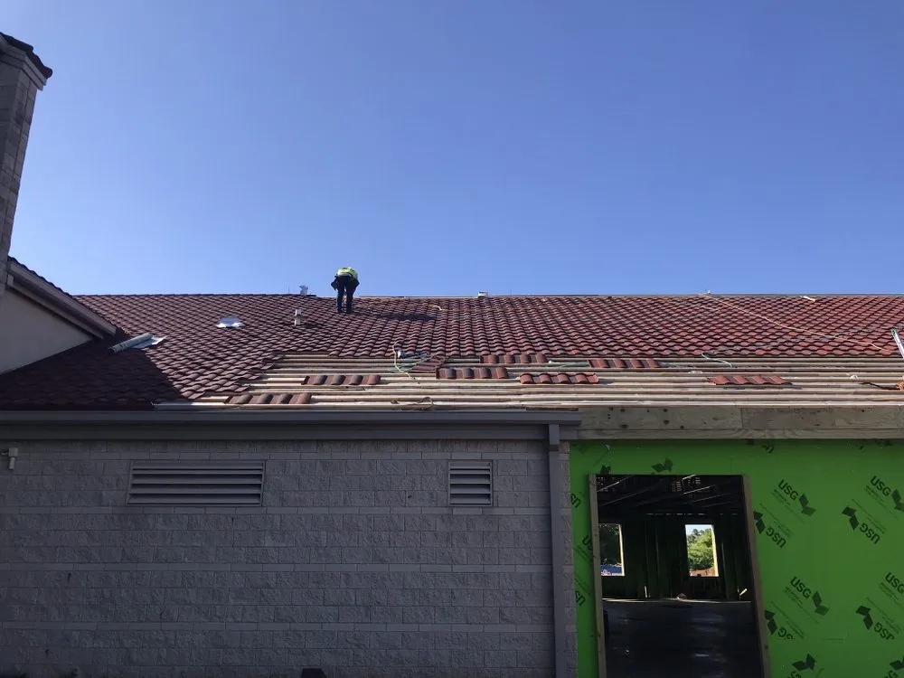 Professional flat roof repair for fast service across St. Louis, MO - Mills Construction