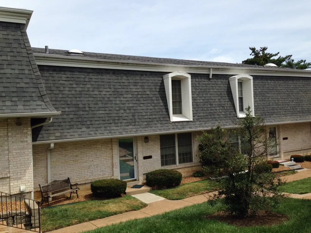Licensed roof inspection in St. Louis, MO by Mills Construction