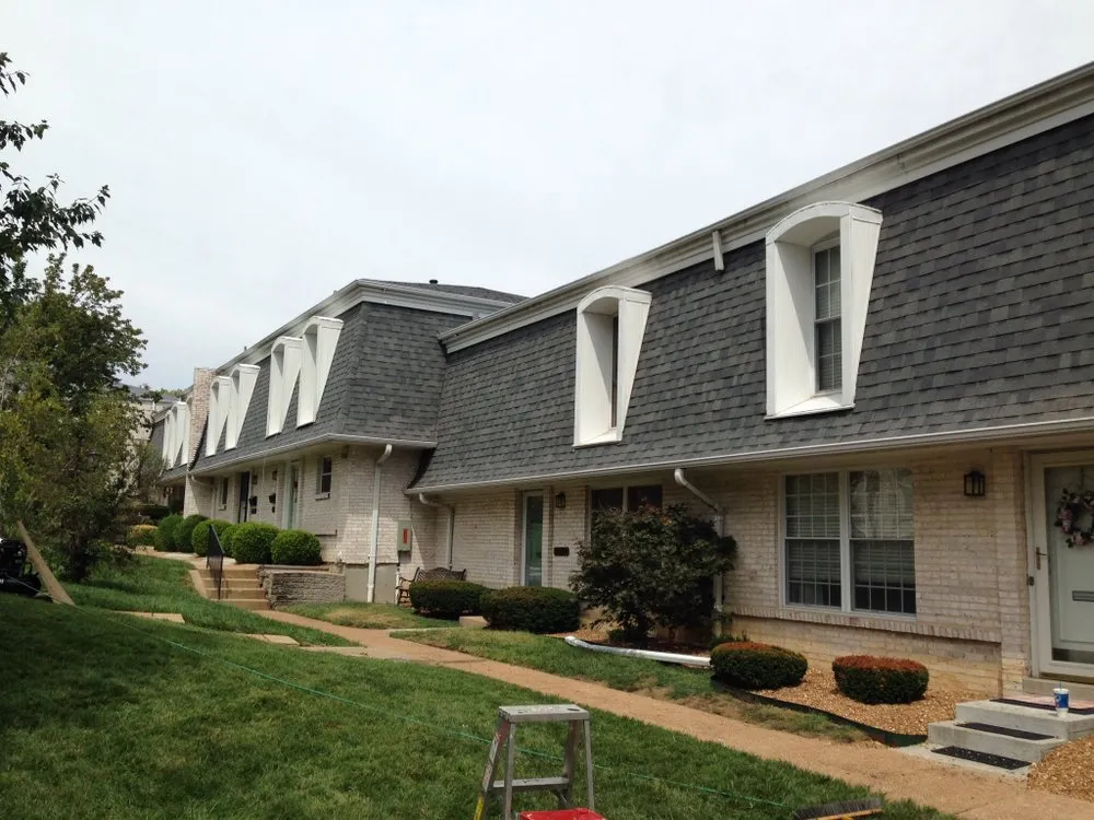Licensed roof installation near you in St. Louis, MO by Mills Construction