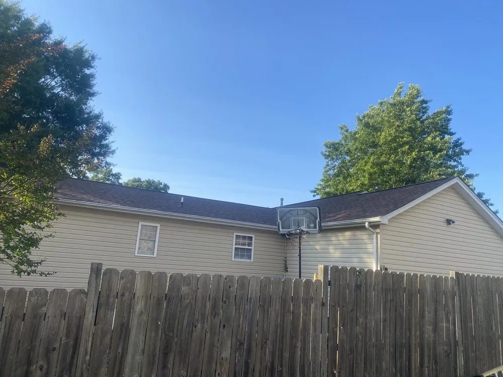 Licensed flat roof repair in Thornburg, VA - Mills Roofing