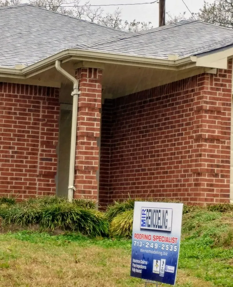 Licensed roof leak repair in Chappell Hill, TX - MIR Remodeling
