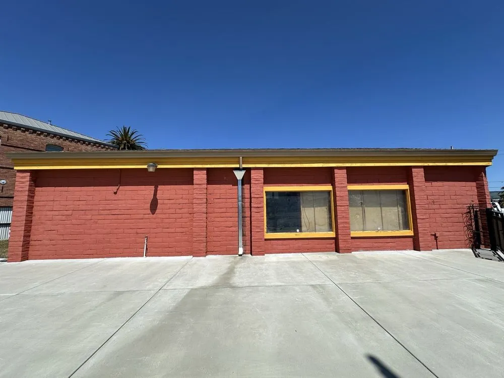 Slide of Mistah Seamless Gutters