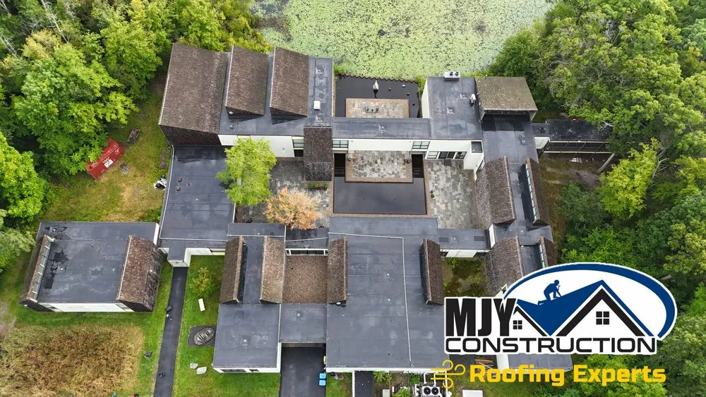 Slide of MJY Construction