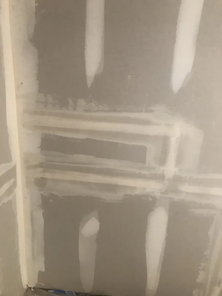 Slide of MKR Roofign construcción