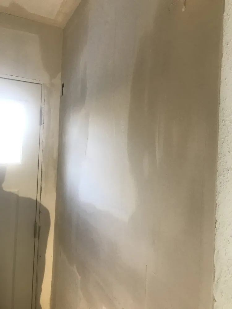 Slide of MKR Roofign construcción