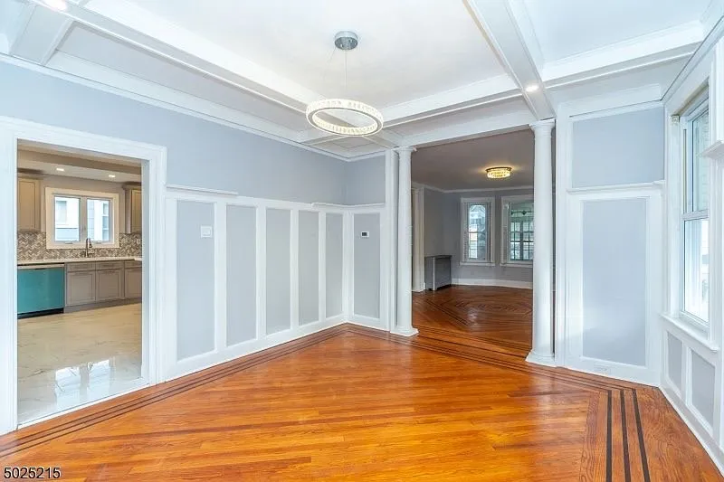 Slide of MLR Construction and Management