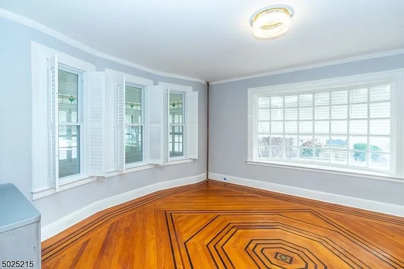 Slide of MLR Construction and Management