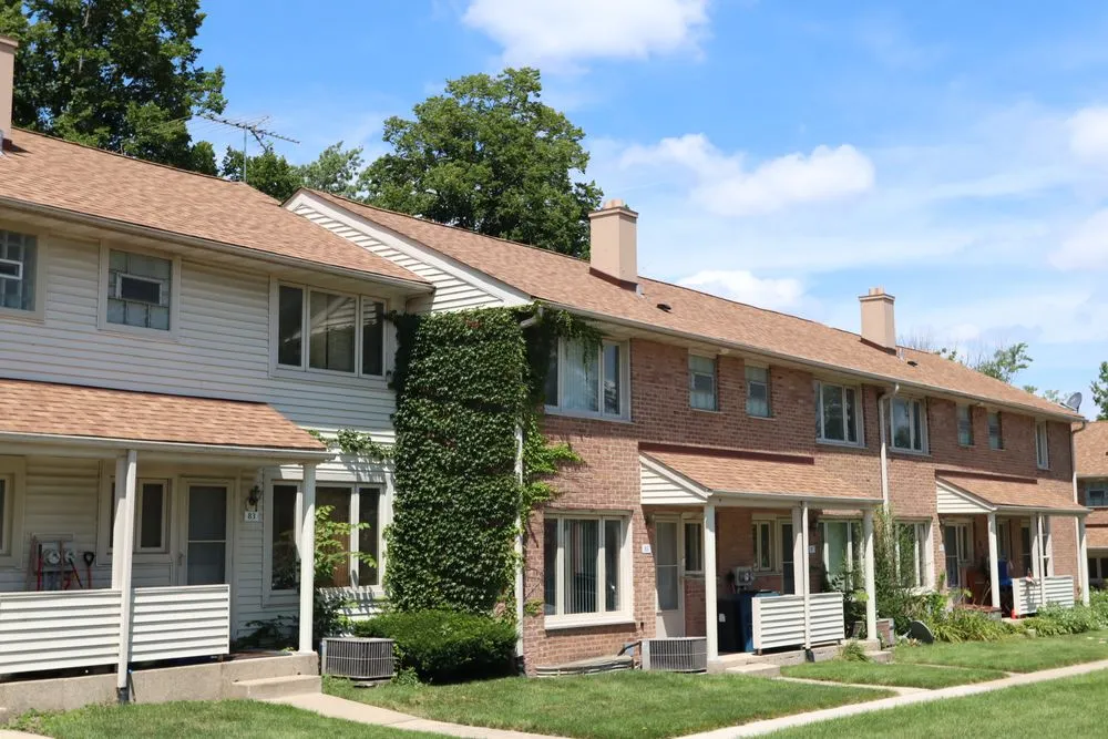 Slide of M&M Commercial Roofing