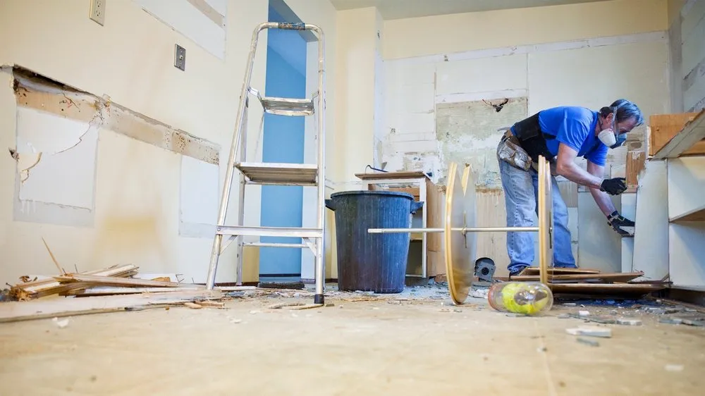 Slide of M&M Construction and Emergency Response Services