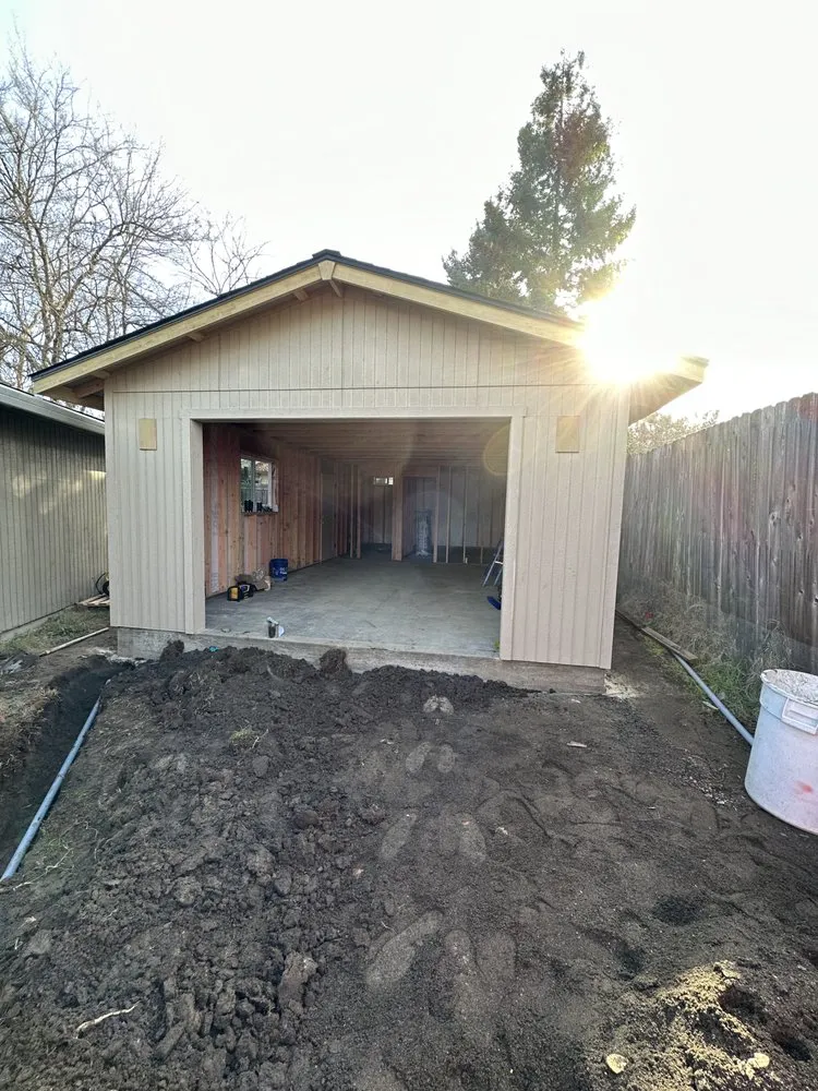 Slide of M&M Contracting