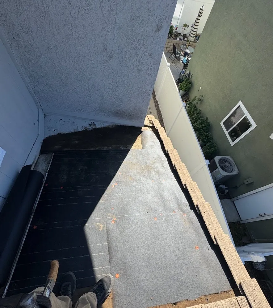 Slide of M&M Elite Roofing