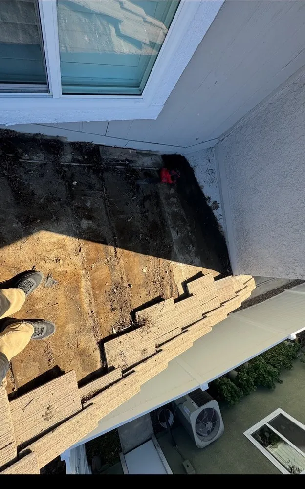 Slide of M&M Elite Roofing