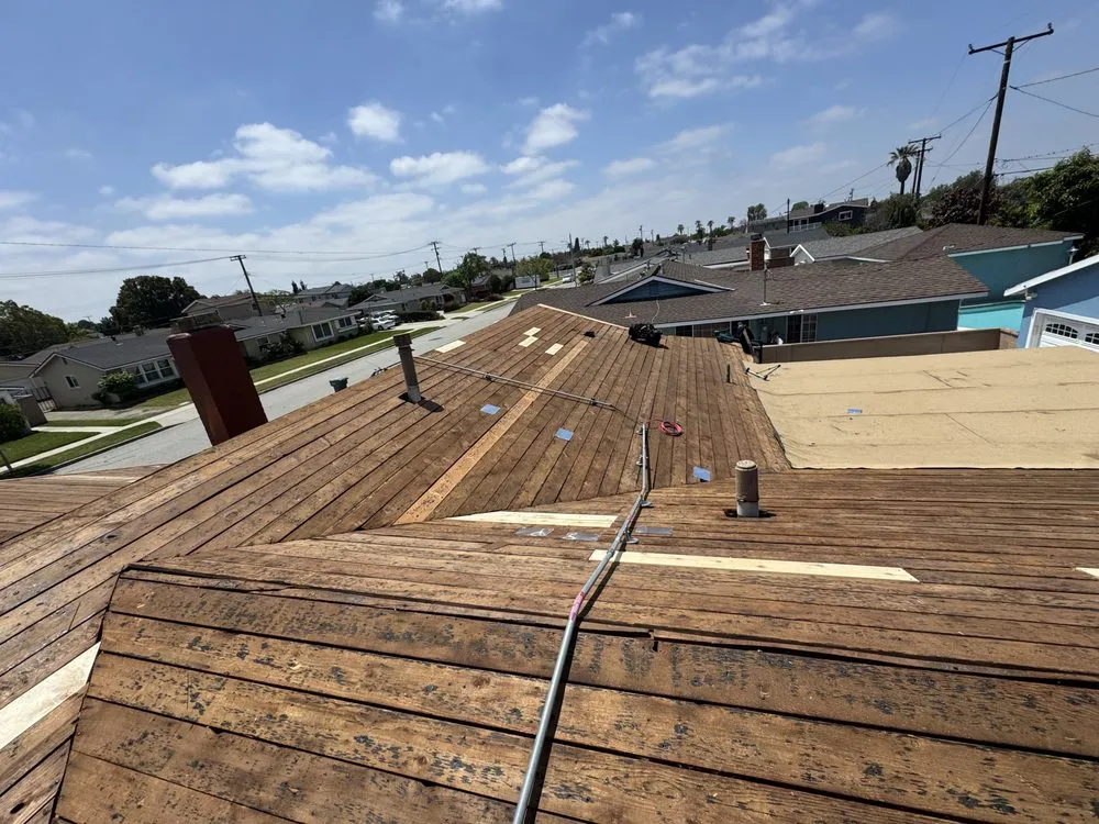 Slide of M&M Elite Roofing