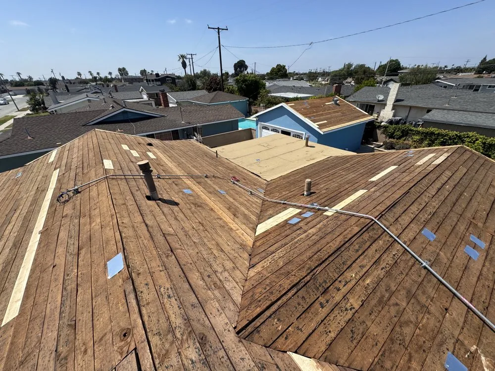 Slide of M&M Elite Roofing