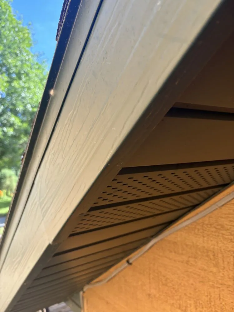 Slide of M&M Exteriors