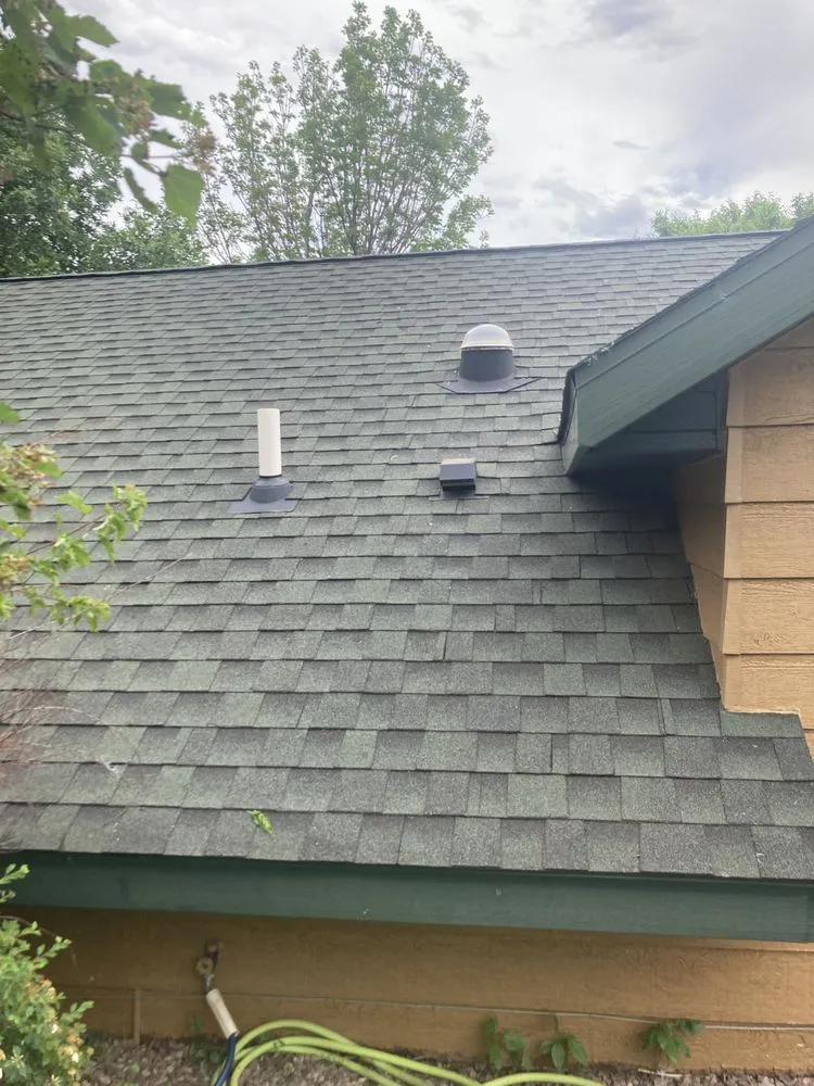 Slide of M&M Exteriors