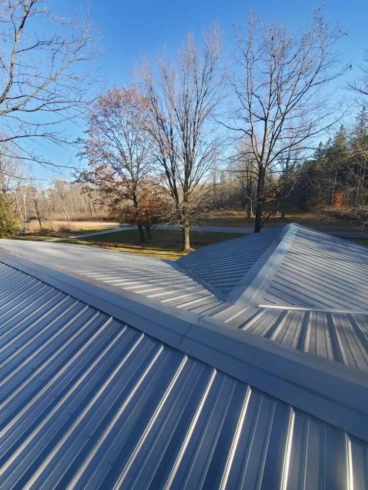 Slide of M&M Roofing and Siding