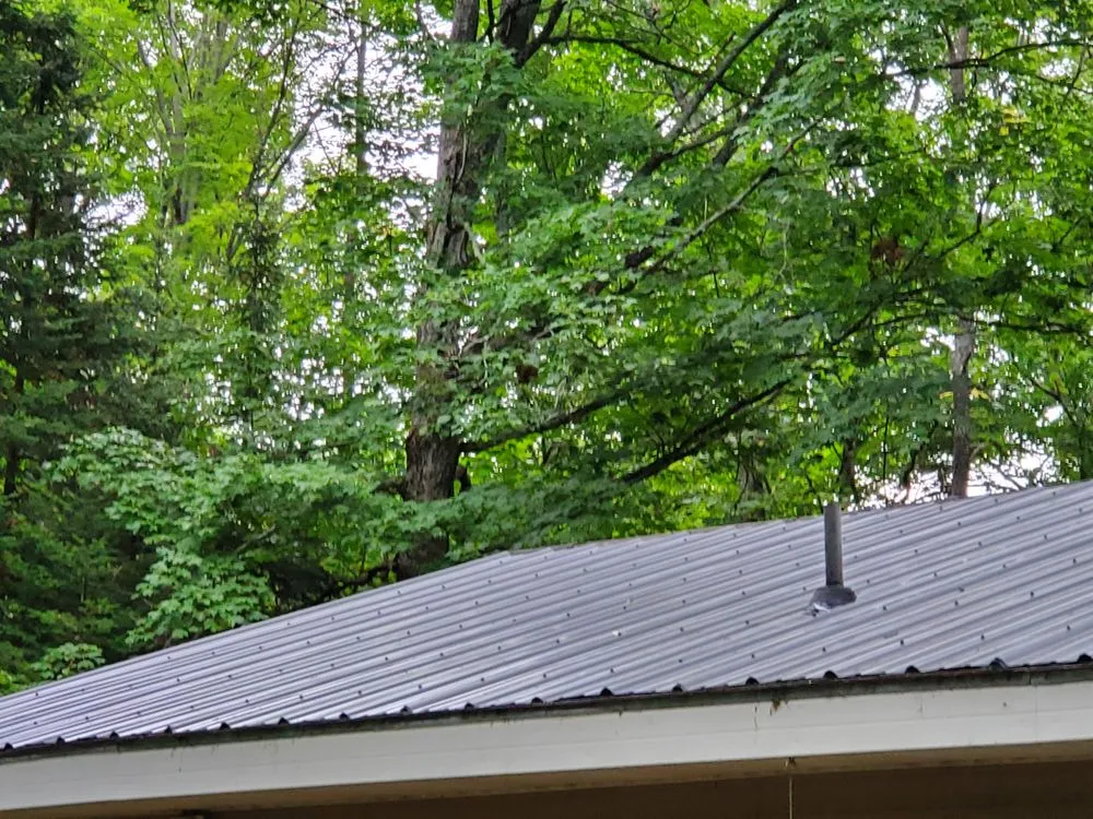 Slide of M&M Roofing and Siding