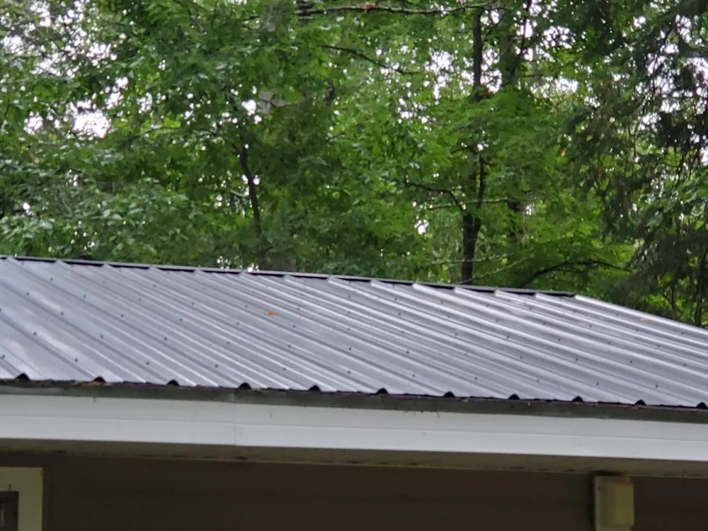 Slide of M&M Roofing and Siding