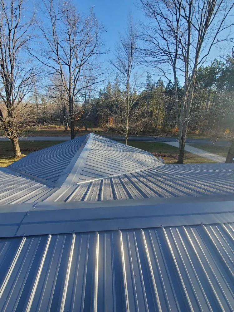 Slide of M&M Roofing and Siding