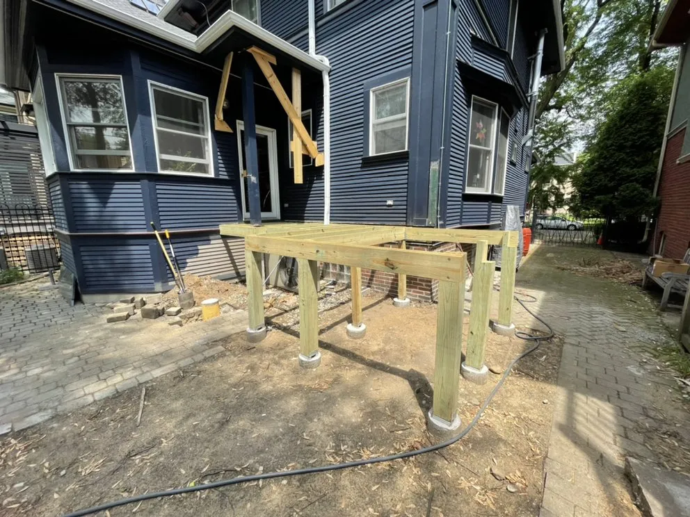 Slide of M&M Roofing