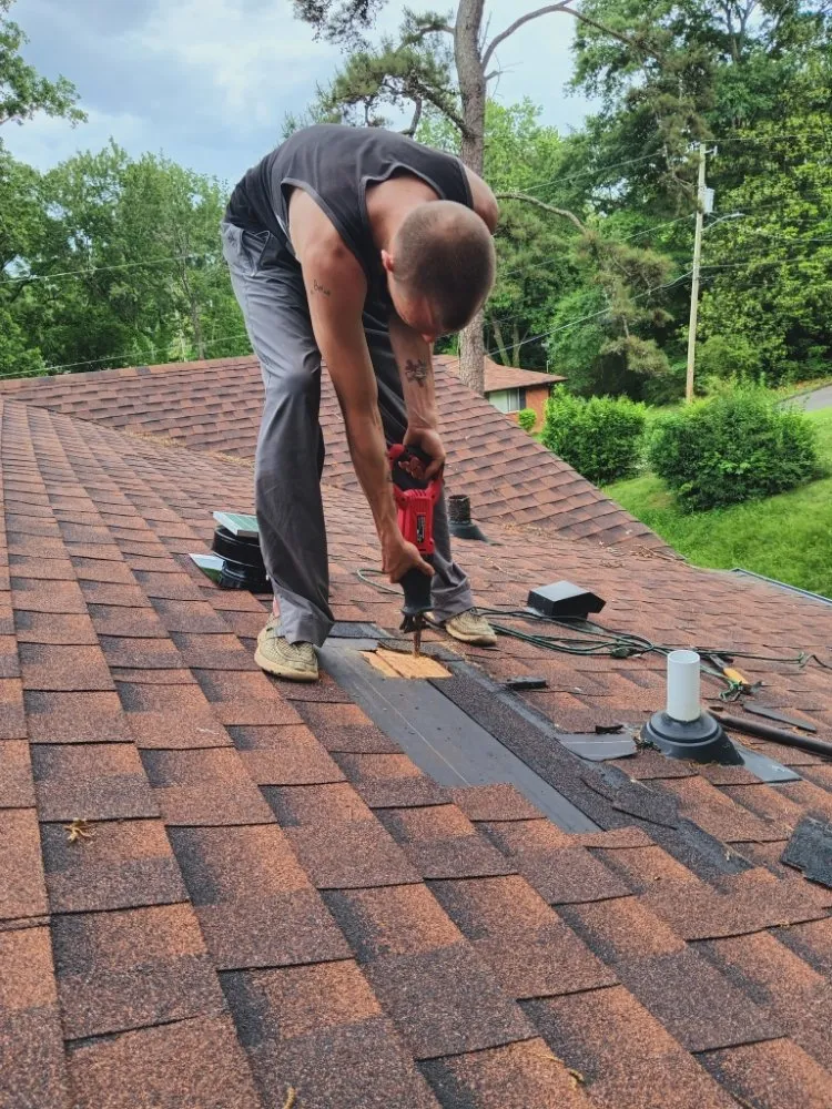 Reliable residential roofing service experts serving Georgetown, TN - M&M Roofing