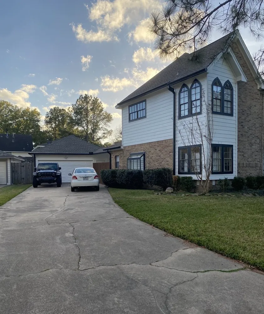 Slide of M&M Roofing, Siding & Windows