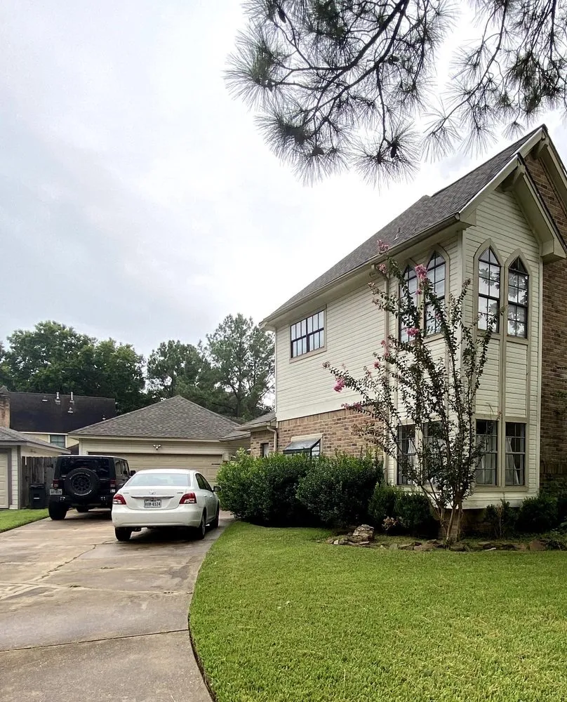 Slide of M&M Roofing, Siding & Windows