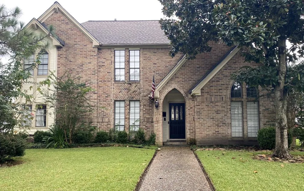 Slide of M&M Roofing, Siding & Windows