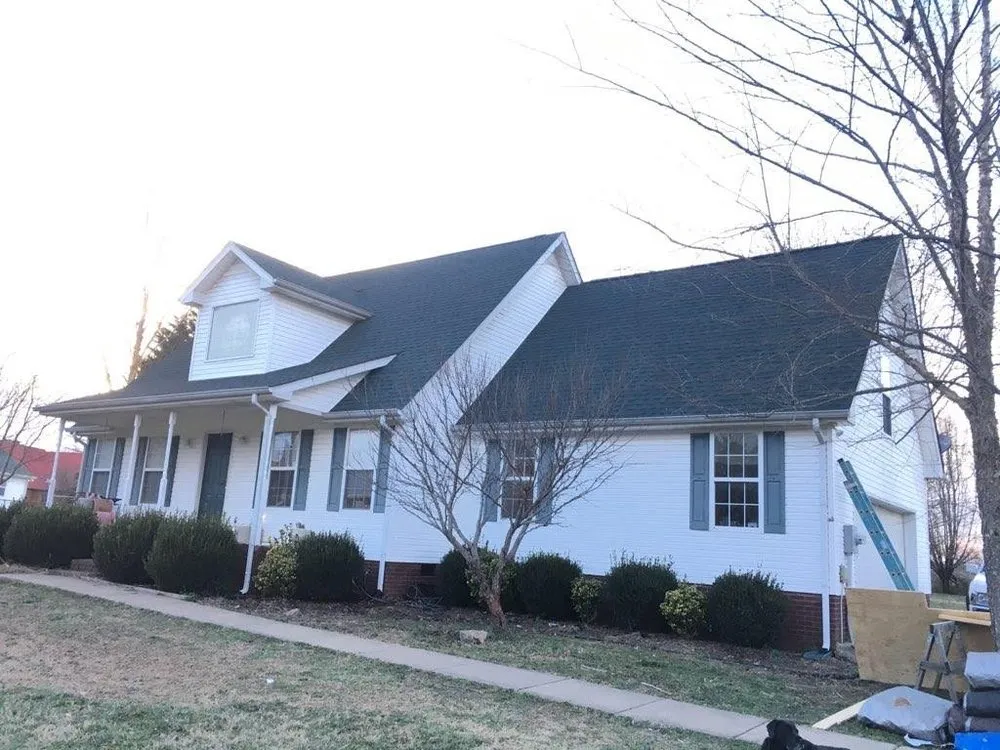 Reliable shingle roofing service experts serving Castalian Springs, TN - M&N Roofs