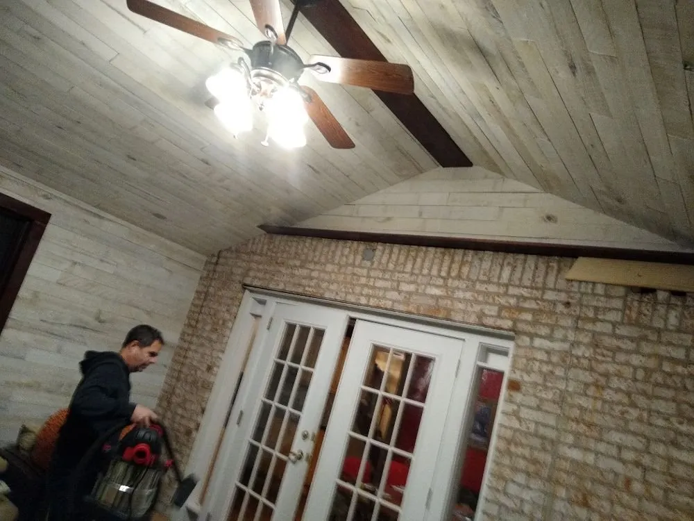 Licensed flat roof repair experts serving Commerce Charter Township, MI - MNM Construction
