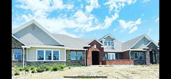 MO Tiger Roofing Logo