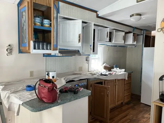 Mobile Home & R V Parts & Service Logo