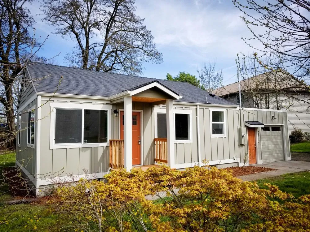 Slide of Moda Exteriors