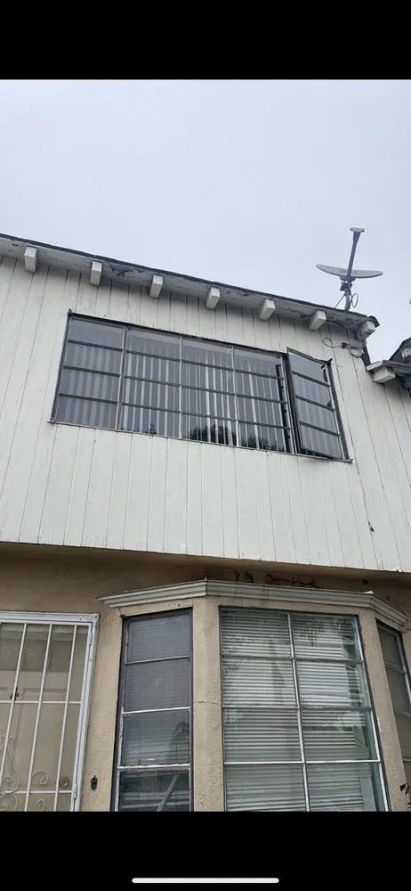 Slide of Modern Builders