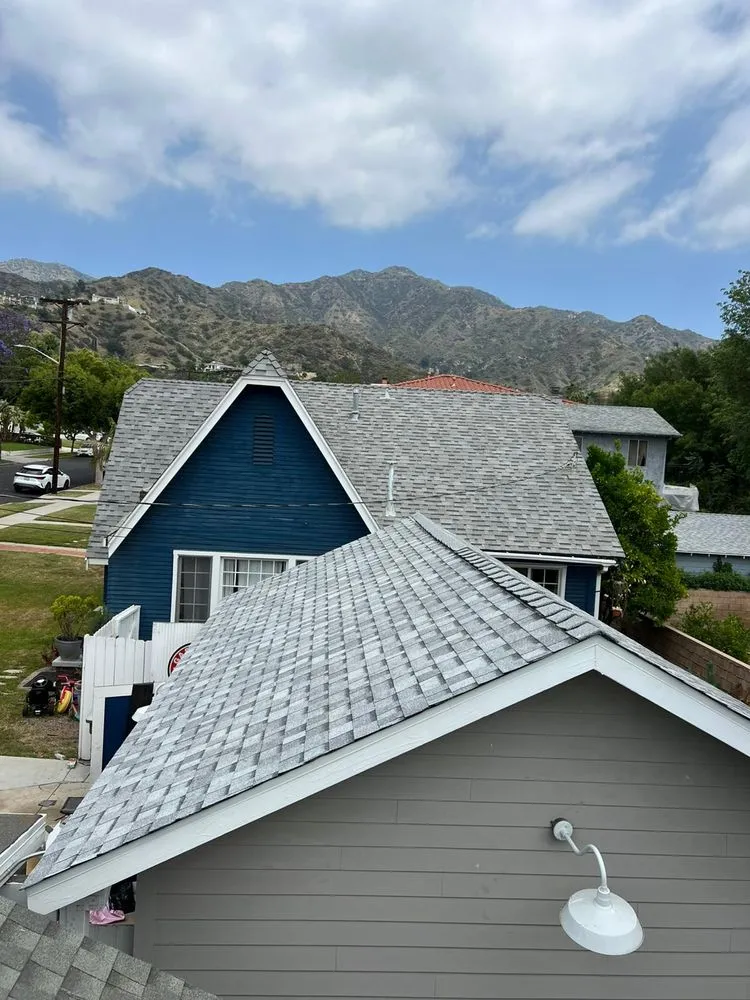 Slide of Modern Builders