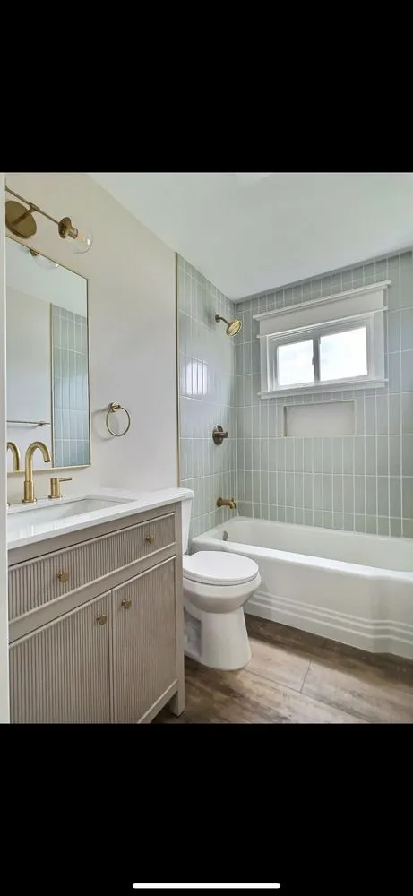 Slide of Modern Lines Construction