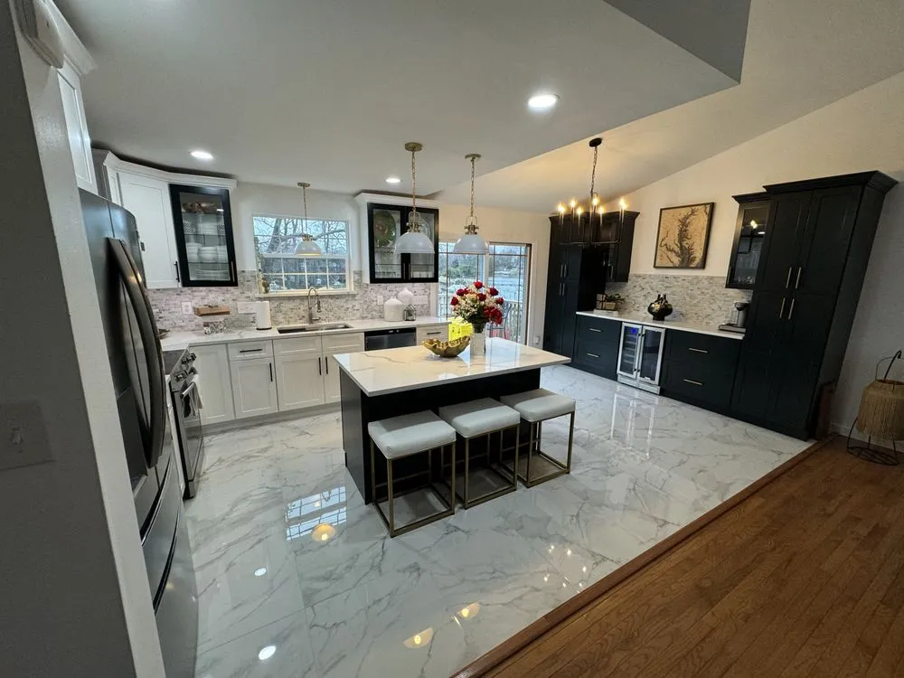 Slide of Modern Lines Construction