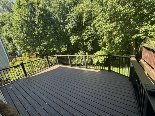 Modern Lines Construction Logo