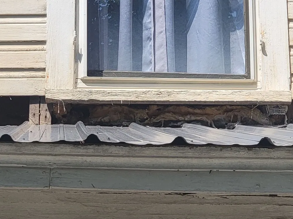 Slide of Modern Roof Pros